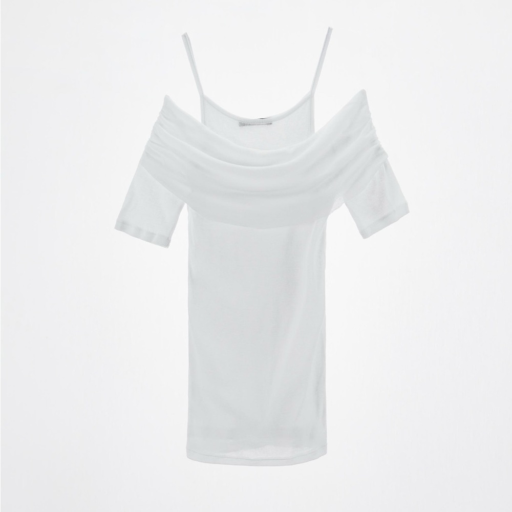 Off the shoulder Layered Top